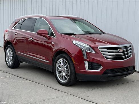 Used 2019 Cadillac XT5 Premium Luxury w/ Driver Assist Package AWD/4WD image 2