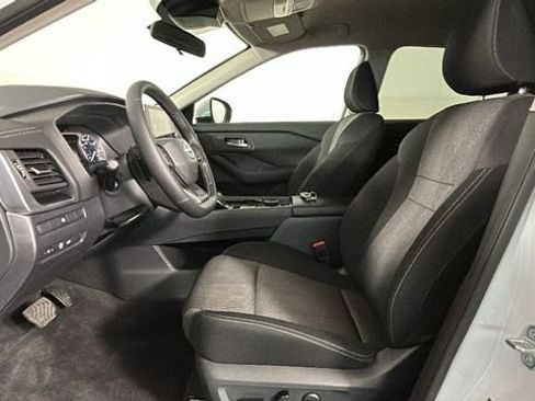 Used 2026 Nissan Rogue SV w/ Cold Weather Package AWD/4WD image 11
