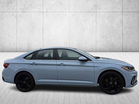 New 2026 Volkswagen Jetta SE image 4