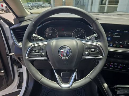 Certified 2022 Buick Envision Preferred FWD image 26