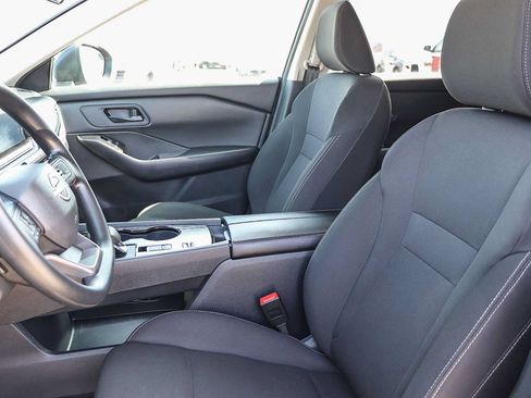 Used 2025 Nissan Rogue S FWD image 16