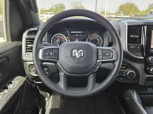 New 2026 RAM 1500 Express AWD/4WD image 18