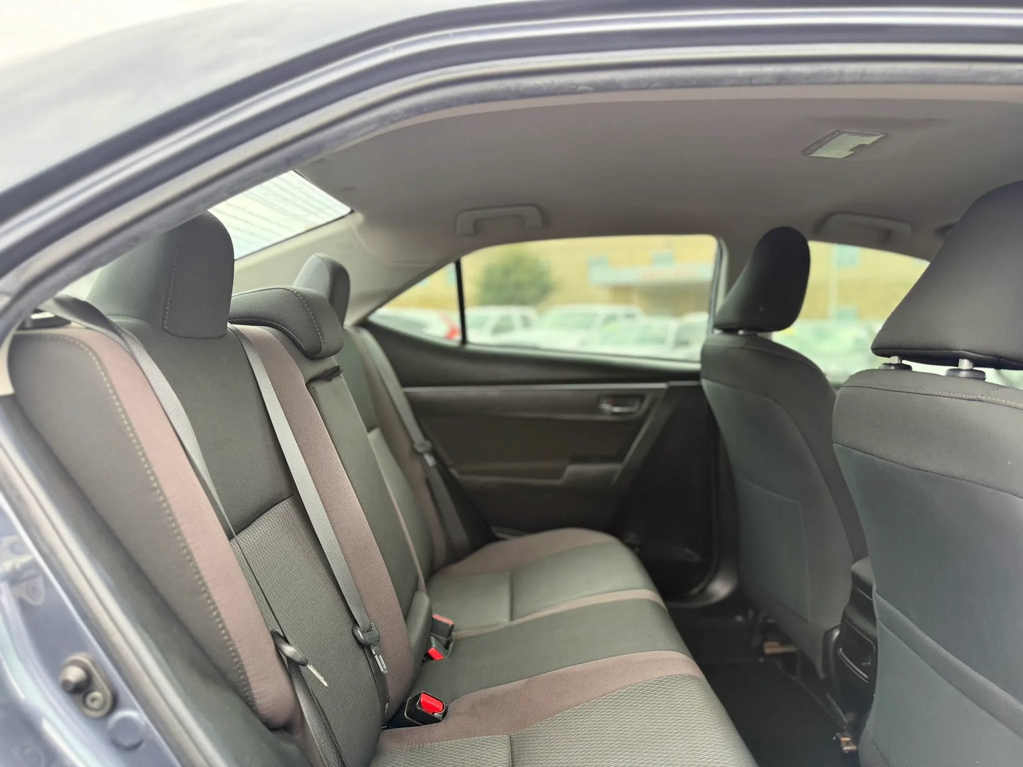 Used 2019 Toyota Corolla LE FWD image 18