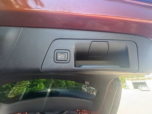 Used 2021 Buick Envision Preferred FWD image 23