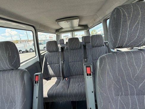 Used 2003 Dodge Sprinter 2500 RWD image 16