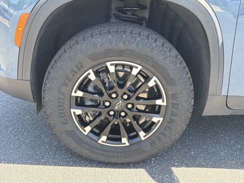 Used 2024 Chevrolet Traverse Z71 w/ LPO, Floor Liner Package AWD/4WD image 11