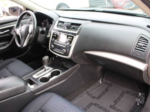 Used 2017 Nissan Altima 2.5 SV FWD image 13