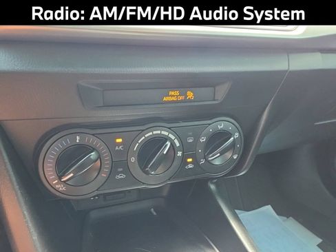 Used 2017 MAZDA MAZDA3 Sport FWD image 4