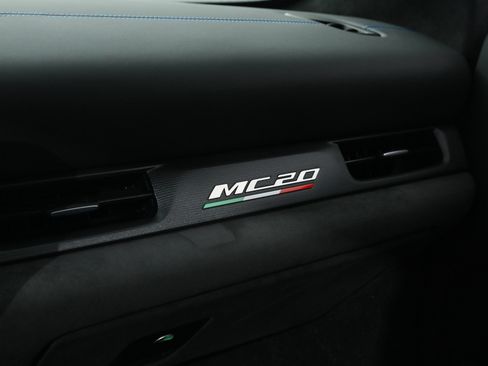 Certified 2022 Maserati MC20 Coupe RWD image 33
