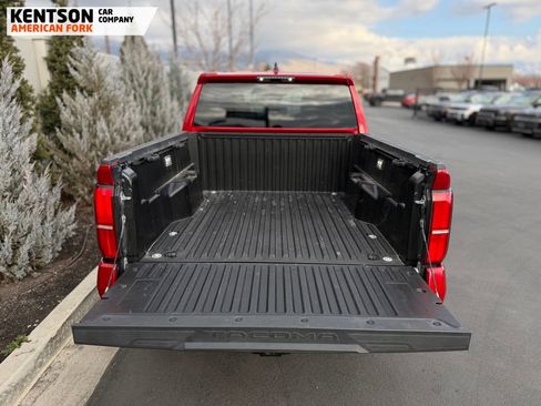 Used 2025 Toyota Tacoma TRD Off-Road image 40