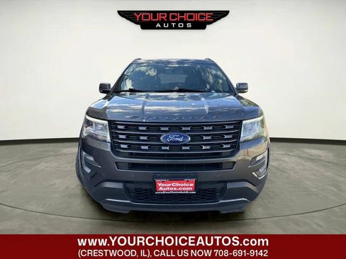 Used 2017 Ford Explorer XLT w/ Equipment Group 202A AWD/4WD image 8