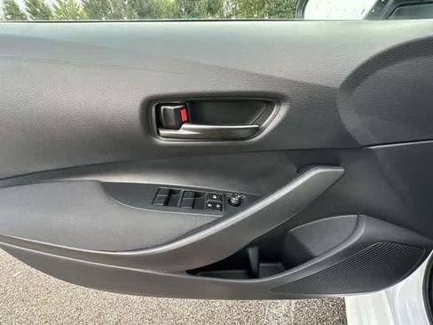 Used 2025 Toyota Corolla LE FWD image 15