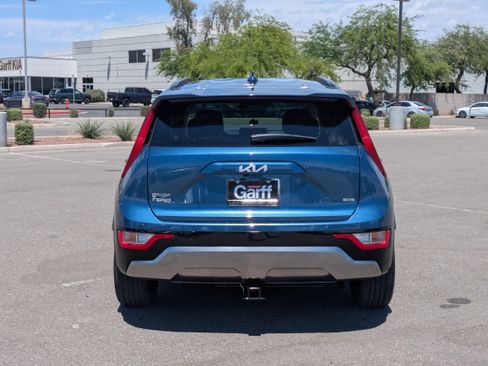 Used 2025 Kia Niro EX Touring FWD image 4