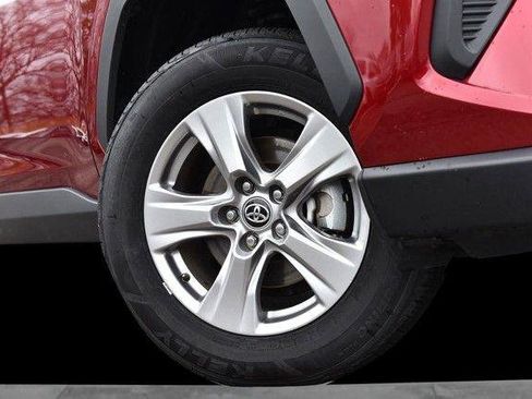Used 2025 Toyota RAV4 XLE AWD/4WD image 3