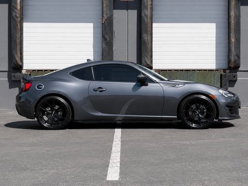 Used 2020 Subaru BRZ Limited RWD image 2
