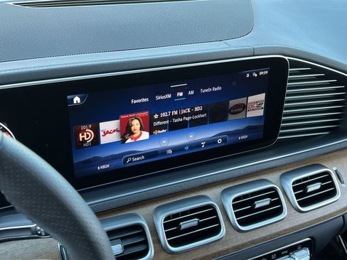 Certified 2025 Mercedes-Benz GLS 450 4MATIC image 16