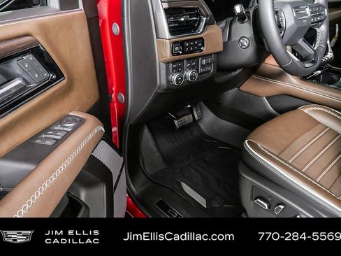 Used 2025 GMC Yukon Denali Ultimate image 9