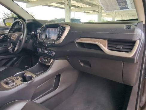 Certified 2022 GMC Terrain Denali w/ Denali Premium Package AWD/4WD image 25