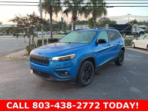 Used 2023 Jeep Cherokee Altitude Lux image 37