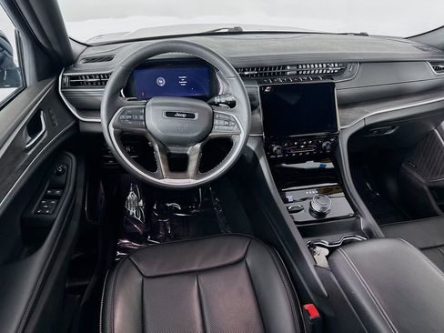 Certified 2025 Jeep Grand Cherokee L Limited w/ Luxury Tech Group II image 35