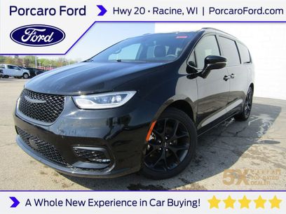 Used 2025 Chrysler Pacifica Limited