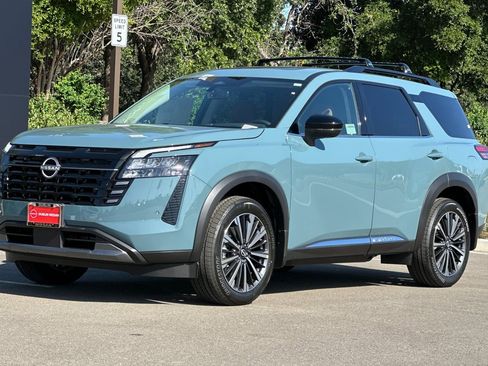 New 2026 Nissan Pathfinder Platinum AWD/4WD image 8