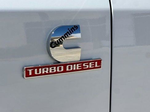 Used 2025 RAM 2500 Laramie AWD/4WD image 9