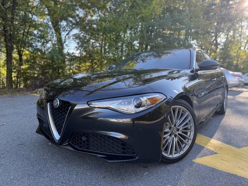 Used 2017 Alfa Romeo Giulia Ti w/ TI Lusso Light Wood Package image 21