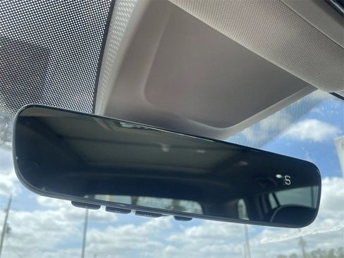 Used 2025 Volkswagen Atlas SEL Premium R-Line image 24