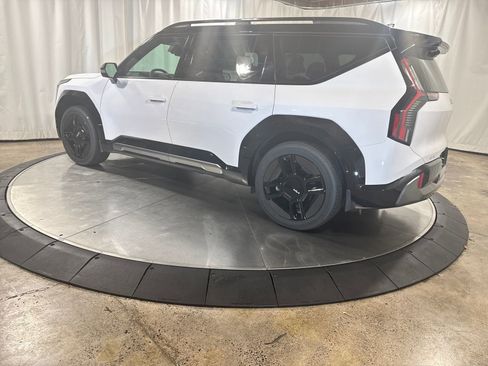 New 2026 Kia EV9 GT-Line image 4