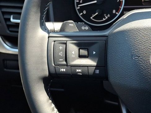 Used 2025 Nissan Rogue SV FWD image 25
