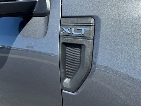 Used 2025 Ford Maverick XLT w/ XLT Luxury Package AWD/4WD image 4