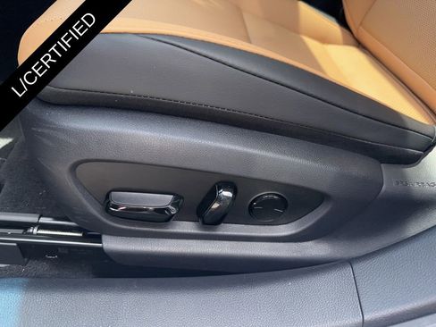 Used 2025 Lexus ES 350 w/ Premium Package image 13