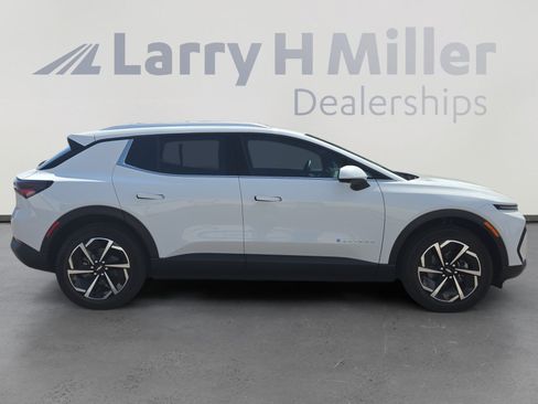 Used 2026 Chevrolet Equinox EV LT AWD/4WD image 6