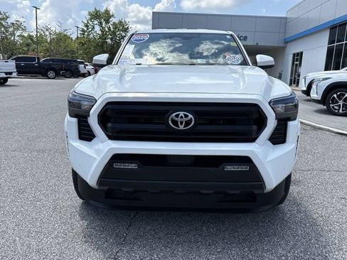 Used 2025 Toyota Tacoma SR5 w/ SR5 Upgrade Package RWD image 8