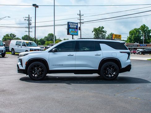 Used 2024 Chevrolet Traverse RS w/ LPO, Floor Liner Package image 6