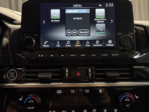 Used 2023 Nissan Pathfinder SL image 12