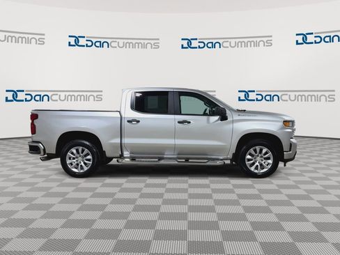 Used 2019 Chevrolet Silverado 1500 Custom w/ Custom Value Package RWD image 2