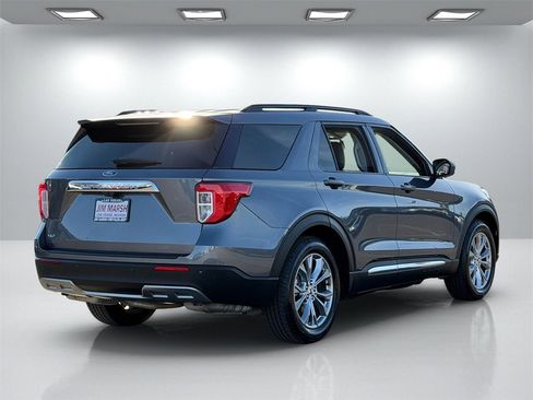 Used 2021 Ford Explorer XLT w/ Equipment Group 202A image 7