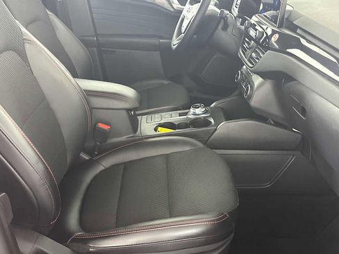 Used 2025 Ford Escape ST-Line image 15