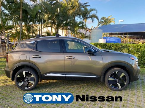 New 2026 Nissan Kicks SR w/ Cold Weather Package image 8