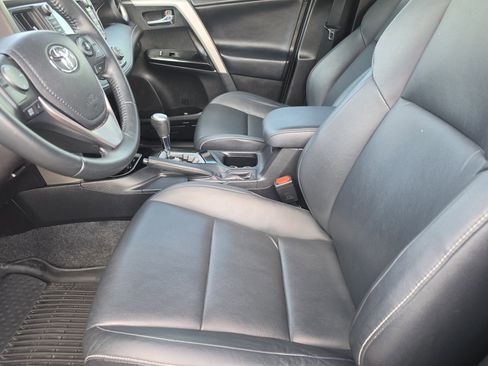 Used 2016 Toyota RAV4 Limited w/ Advanced Technology Package image 8