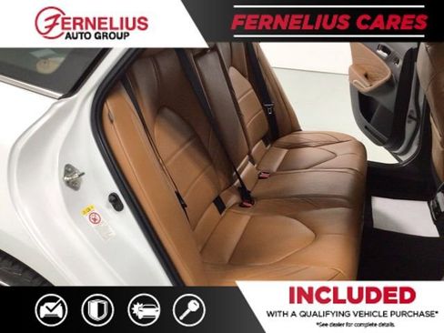 Used 2019 Toyota Avalon Limited image 22