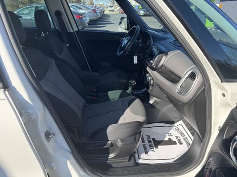 Used 2017 FIAT 500L Pop w/ Premium Package FWD image 9