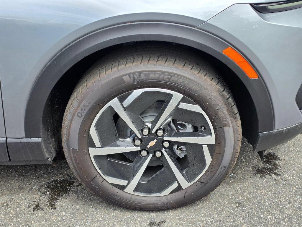 New 2026 Chevrolet Equinox EV LT AWD/4WD image 9