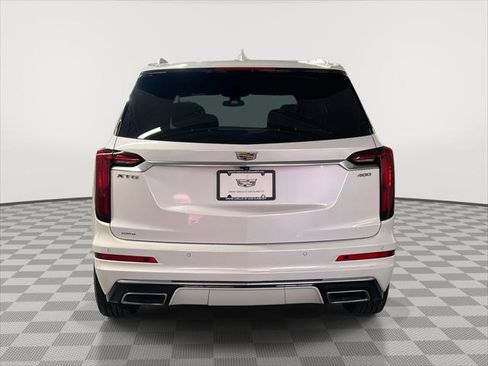 Used 2022 Cadillac XT6 Premium Luxury image 6
