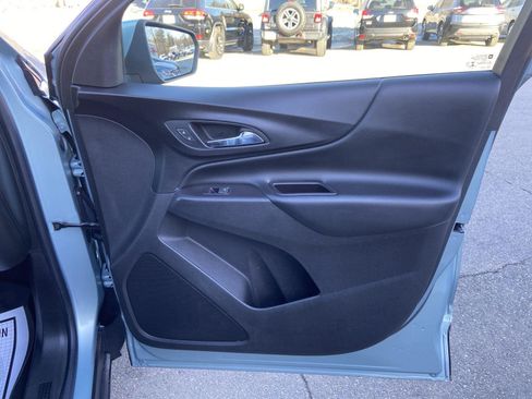 Used 2022 Chevrolet Equinox LT image 32