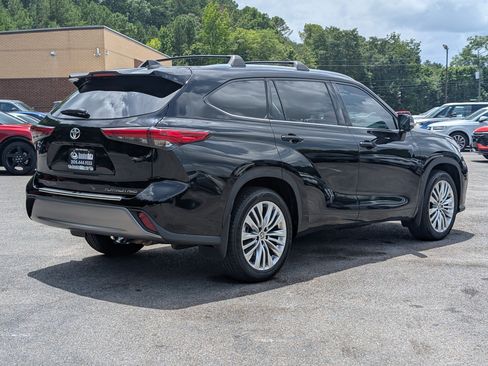 Used 2023 Toyota Highlander Platinum AWD/4WD image 9