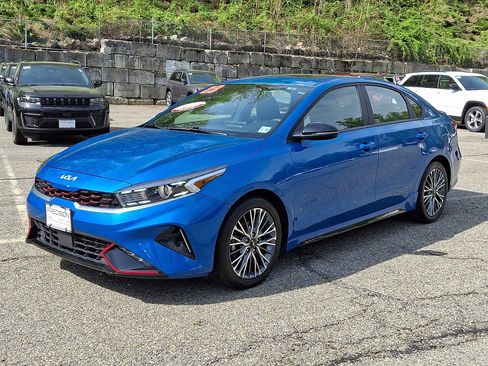 Used 2023 Kia Forte GT-Line w/ GT-Line Premium Package FWD image 3