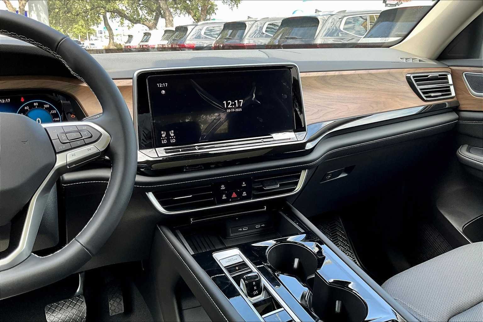 New 2026 Volkswagen Atlas SE FWD image 6
